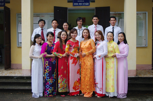 Khoa Khoa học Cơ bản tôn vinh nữ giảng viên nhân kỷ niệm ngày Phụ nữ Việt Nam 20/10/2013_thumbnail