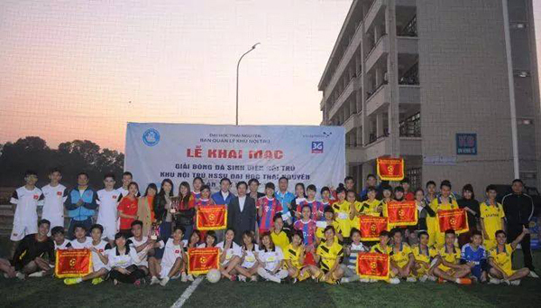 Đội bóng đá nam - nữ ĐHKH tham dự giải bóng đá khu nội trú ĐHTN năm 2014. Đội nữ đạt giải nhì và thủ môn xuất sắc nhất giải._thumbnail