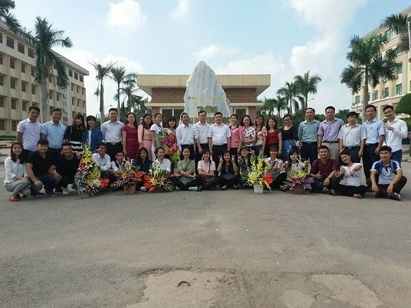 Khoa Hóa học với không khí chào mừng ngày Nhà giáo Việt Nam 20/11_thumbnail