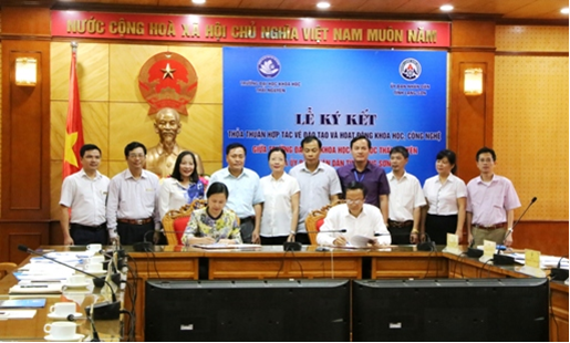 Ký kết thỏa thuận hợp tác về đào tạo và hoạt động khoa học công nghệ giữa trường Đại học Khoa học với UBND tỉnh Lạng Sơn._thumbnail